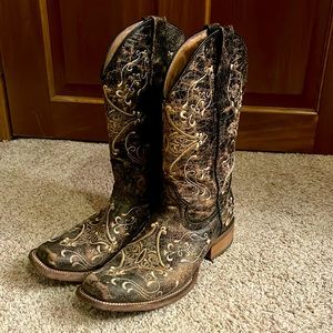 Circle G by Corral Women’s Vintage Square Toe Cowboy Boots